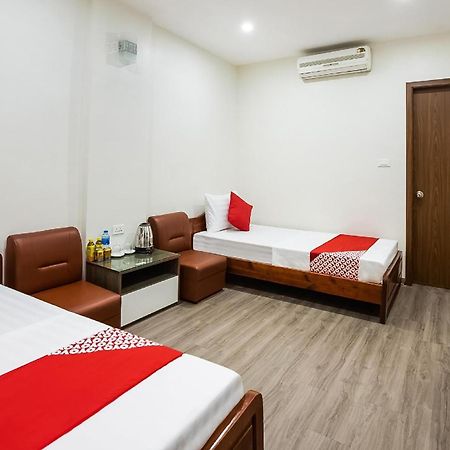 Khach San Giao Thong Hotel Hanoi Buitenkant foto
