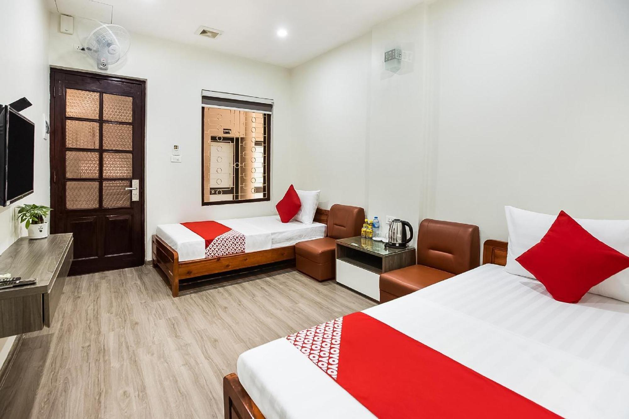 Khach San Giao Thong Hotel Hanoi Buitenkant foto