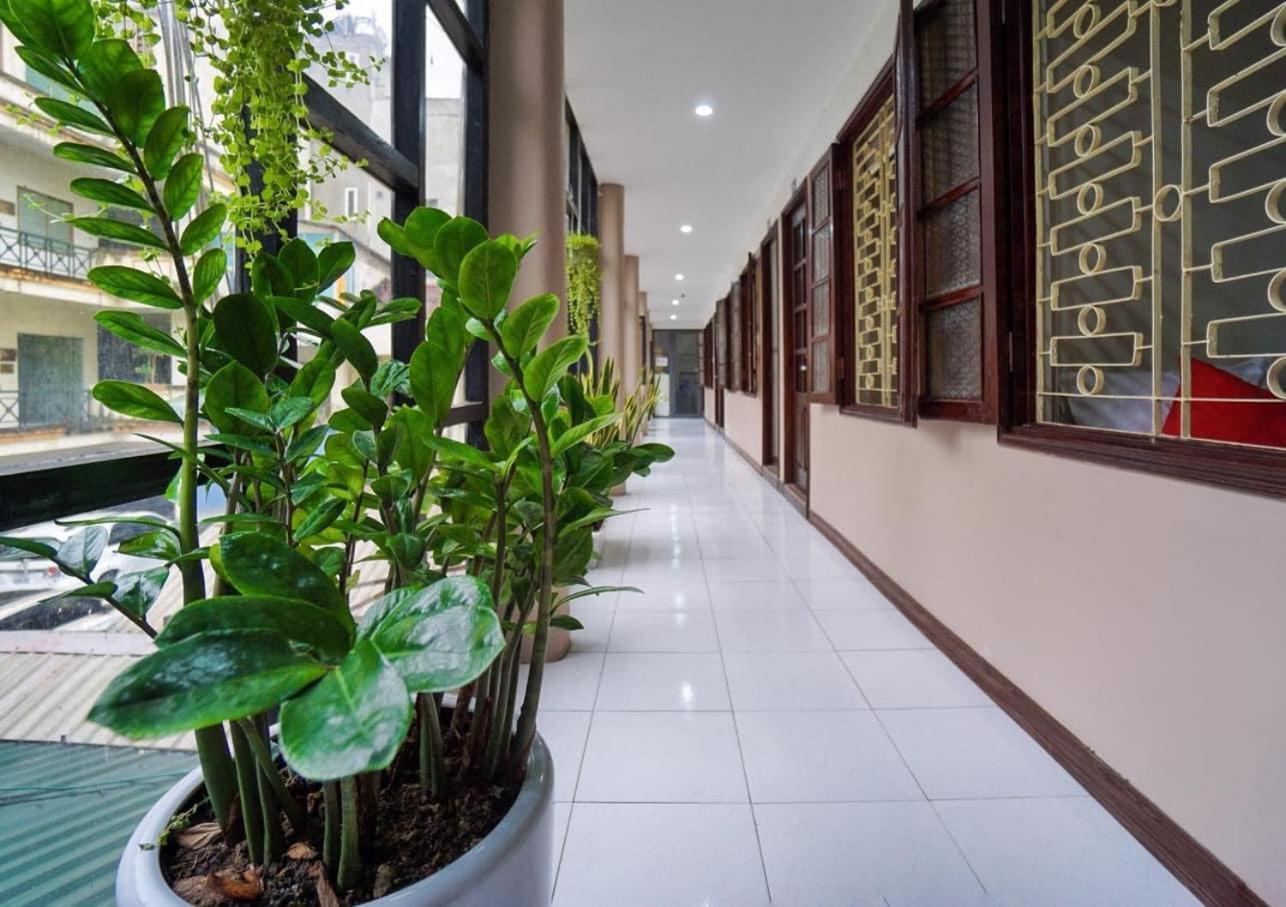 Khach San Giao Thong Hotel Hanoi Buitenkant foto