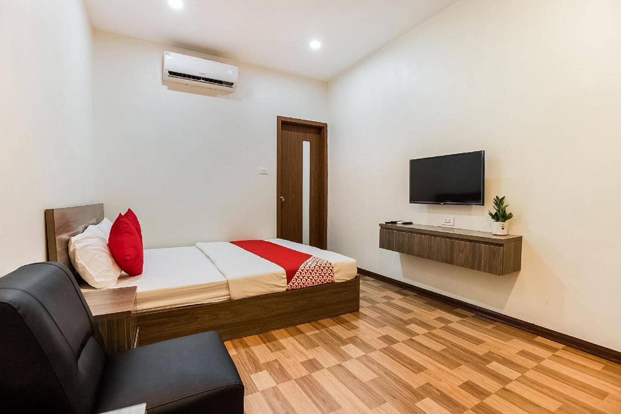 Khach San Giao Thong Hotel Hanoi Buitenkant foto