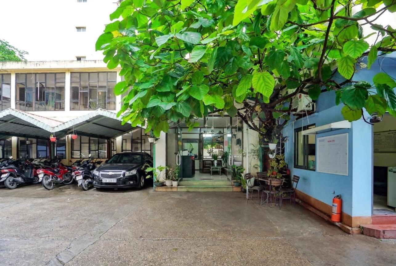 Khach San Giao Thong Hotel Hanoi Buitenkant foto