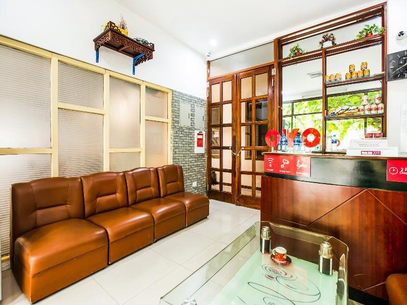 Khach San Giao Thong Hotel Hanoi Buitenkant foto