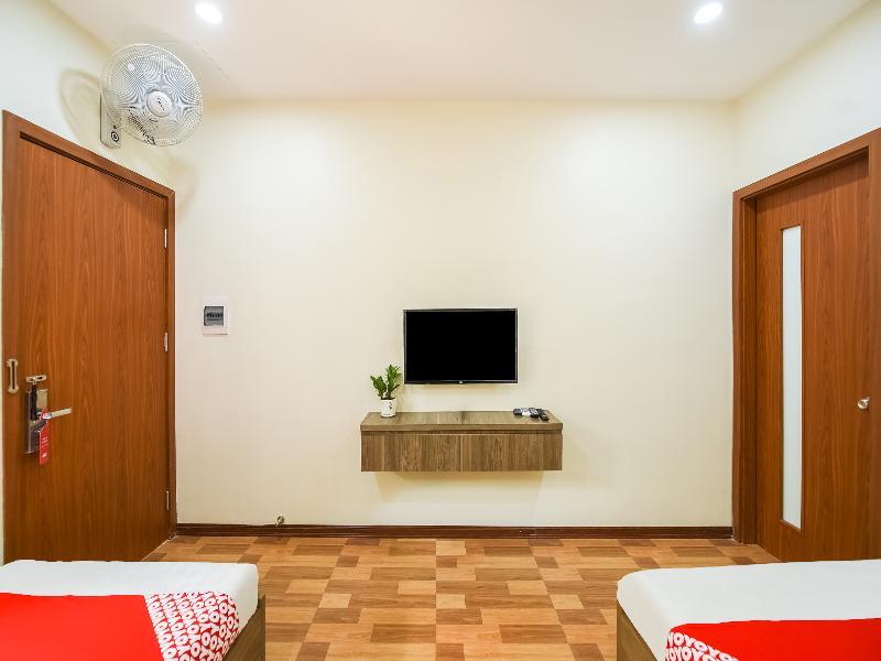 Khach San Giao Thong Hotel Hanoi Buitenkant foto