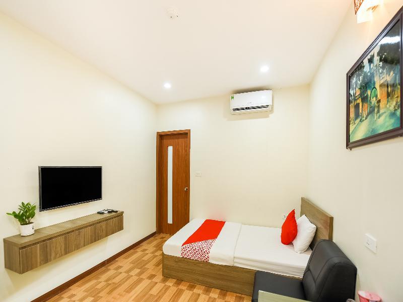 Khach San Giao Thong Hotel Hanoi Buitenkant foto