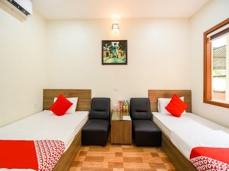Khach San Giao Thong Hotel Hanoi Buitenkant foto