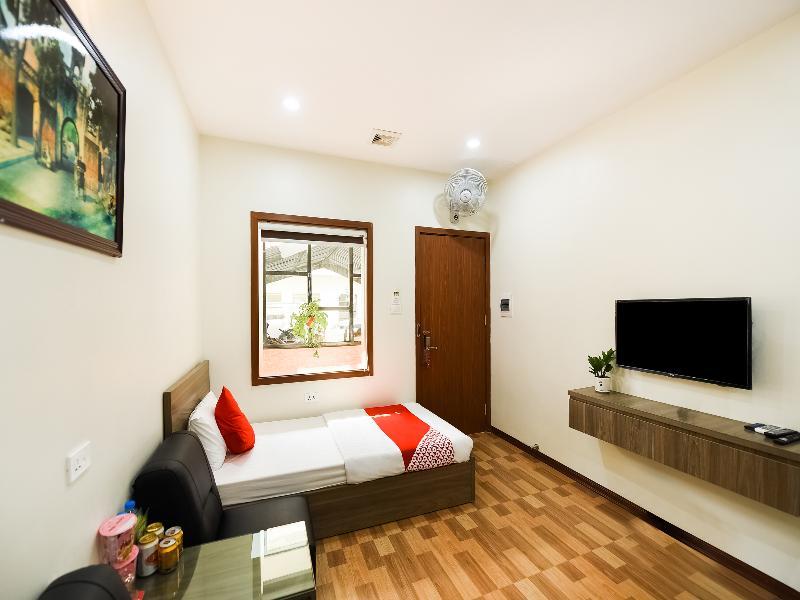 Khach San Giao Thong Hotel Hanoi Buitenkant foto